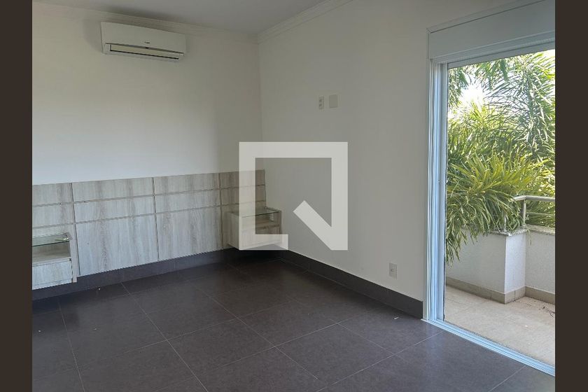 Casa à Venda - Swiss Park, 4 Quartos,  252 m2 em , Campinas - sp | SoloBR