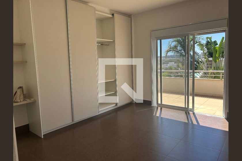 Casa à Venda - Swiss Park, 4 Quartos,  252 m2 em , Campinas - sp | SoloBR