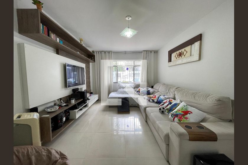 Casa, 4 quartos, 200 m² - Foto 1