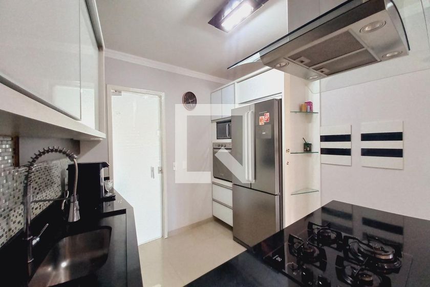 Casa à Venda - Swiss Park, 3 Quartos,  272 m2 em , Campinas - sp | SoloBR