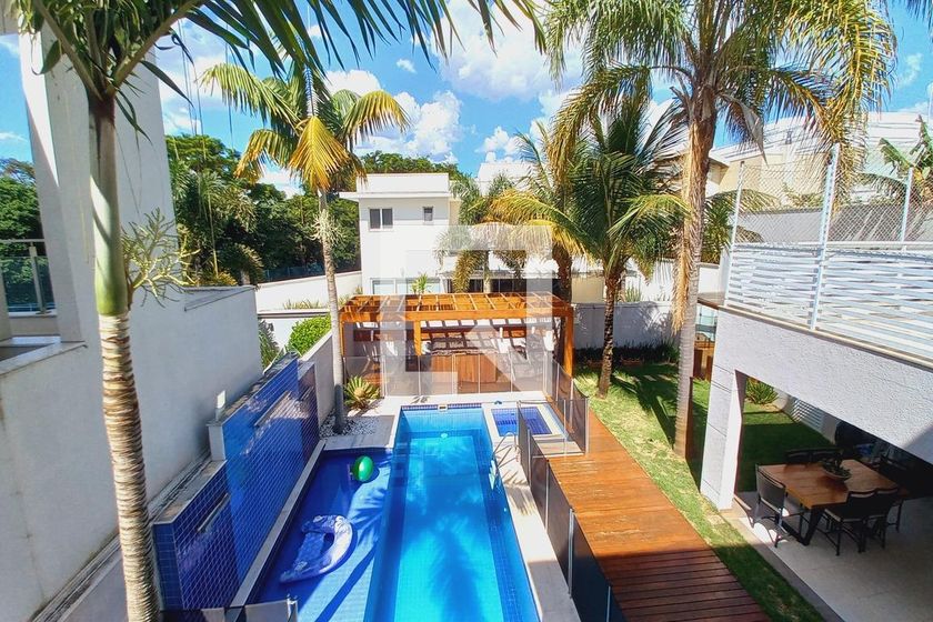 Casa à Venda - Swiss Park, 3 Quartos,  272 m2 em , Campinas - sp | SoloBR