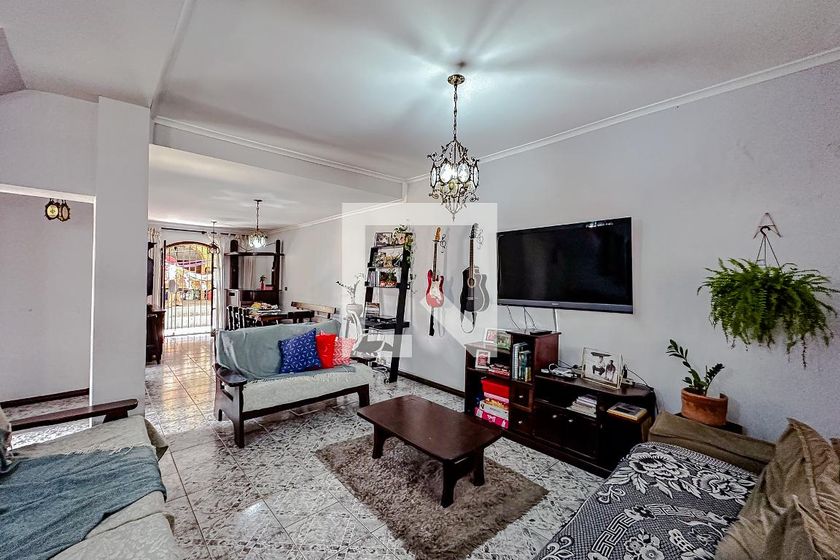 Casa, 3 quartos, 210 m² - Foto 1