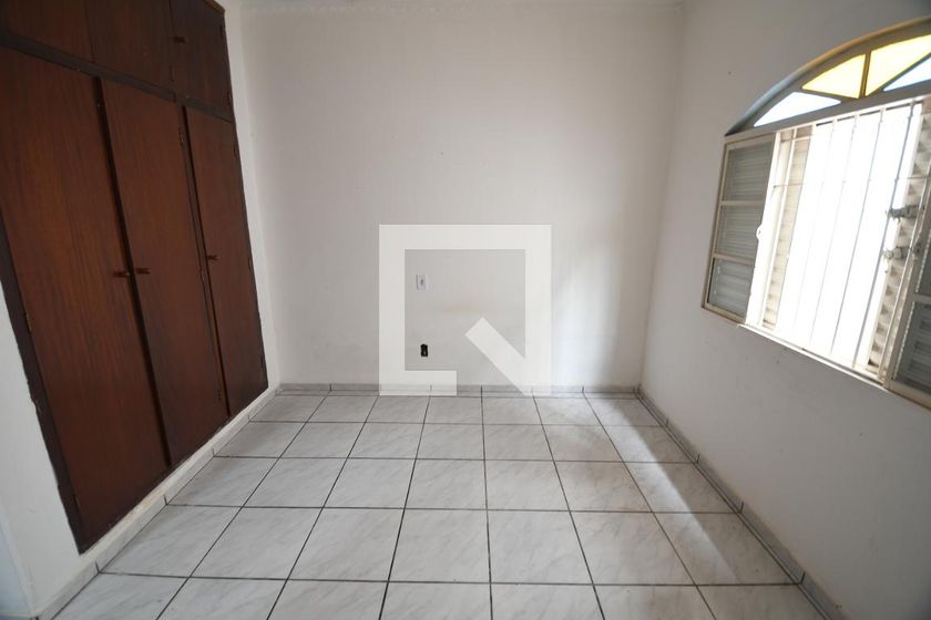 Casa à Venda - Jardim Santana, 3 Quartos,  200 m2 em , Campinas - sp | SoloBR