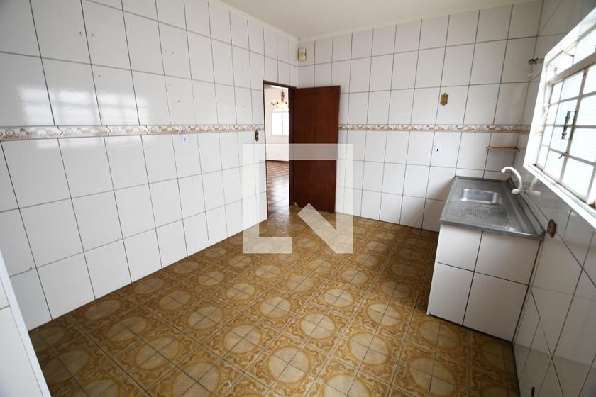 Casa à Venda - Jardim Santana, 3 Quartos,  200 m2 em , Campinas - sp | SoloBR