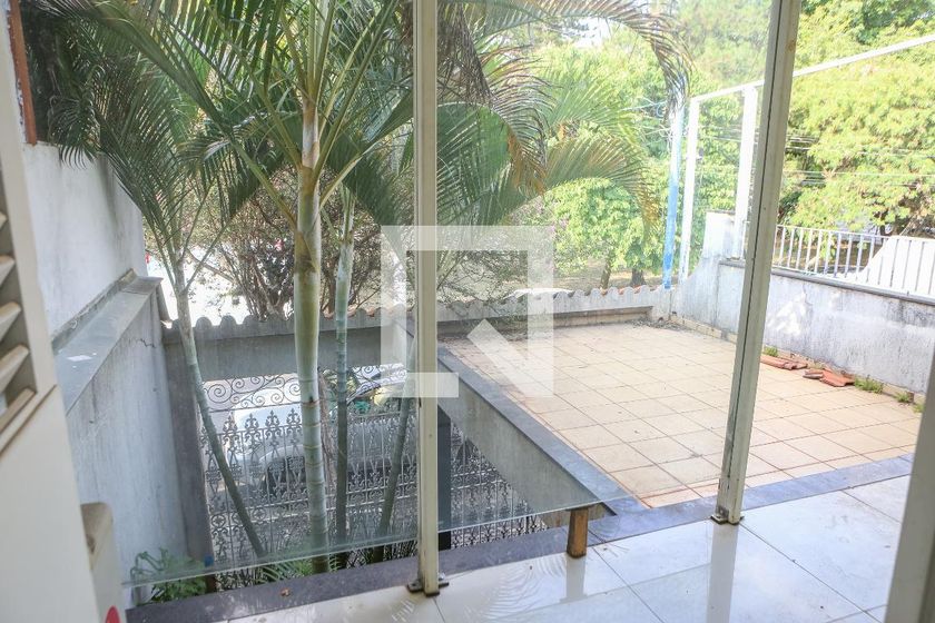 Casa, 3 quartos, 245 m² - Foto 35