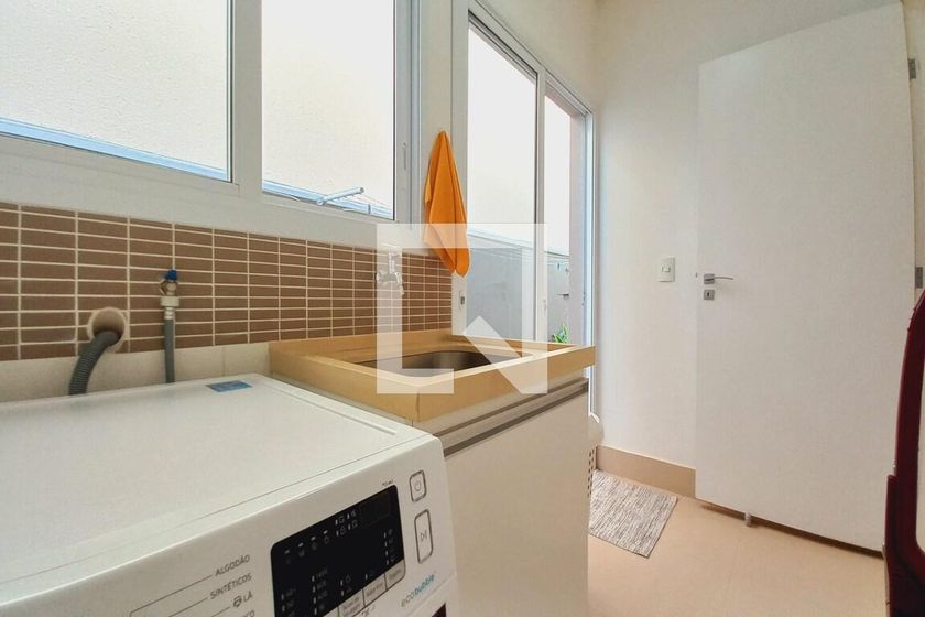 Casa à Venda - Swiss Park, 5 Quartos,  325 m2 em , Campinas - sp | SoloBR
