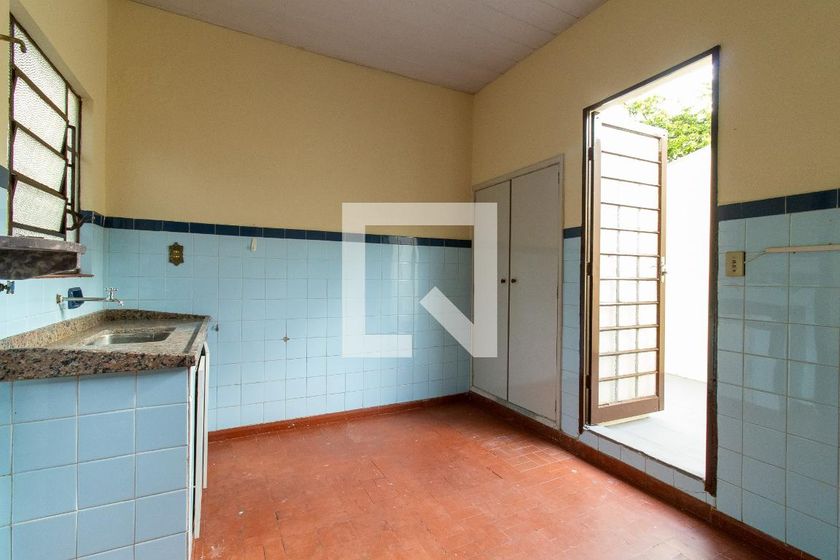 Casa à Venda - Taquaral, 2 Quartos,  250 m2 em , Campinas - sp | SoloBR