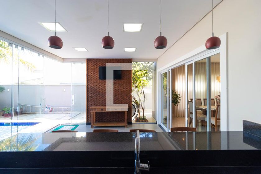 Casa à Venda - Swiss Park, 3 Quartos,  268 m2 em , Campinas - sp | SoloBR
