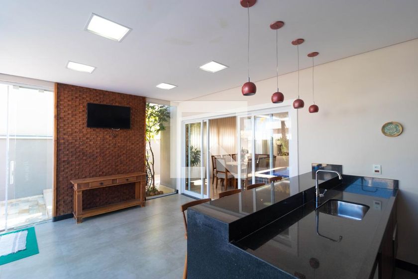 Casa à Venda - Swiss Park, 3 Quartos,  268 m2 em , Campinas - sp | SoloBR