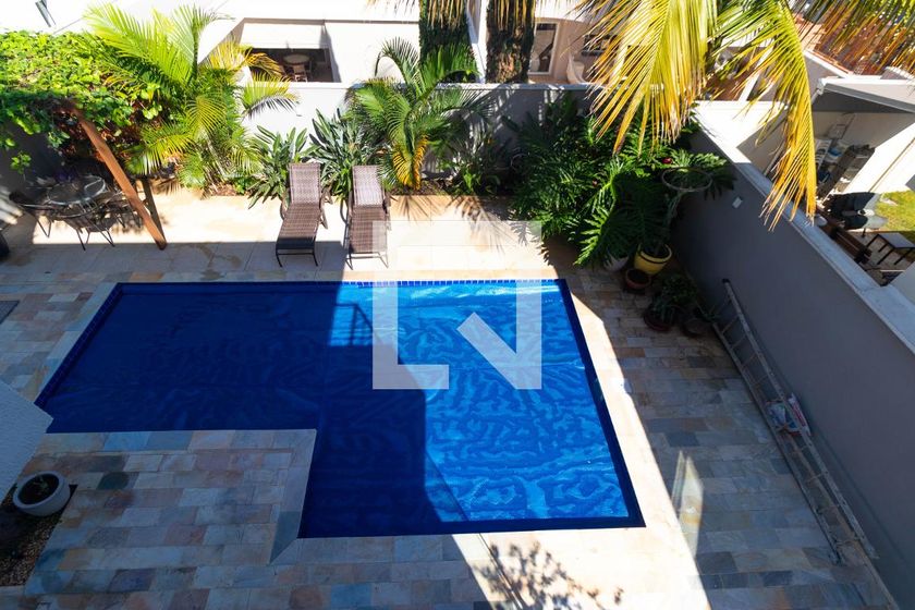 Casa à Venda - Swiss Park, 3 Quartos,  268 m2 em , Campinas - sp | SoloBR