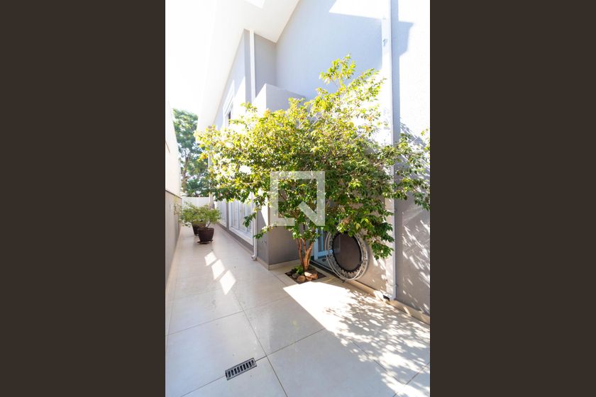 Casa à Venda - Swiss Park, 3 Quartos,  268 m2 em , Campinas - sp | SoloBR