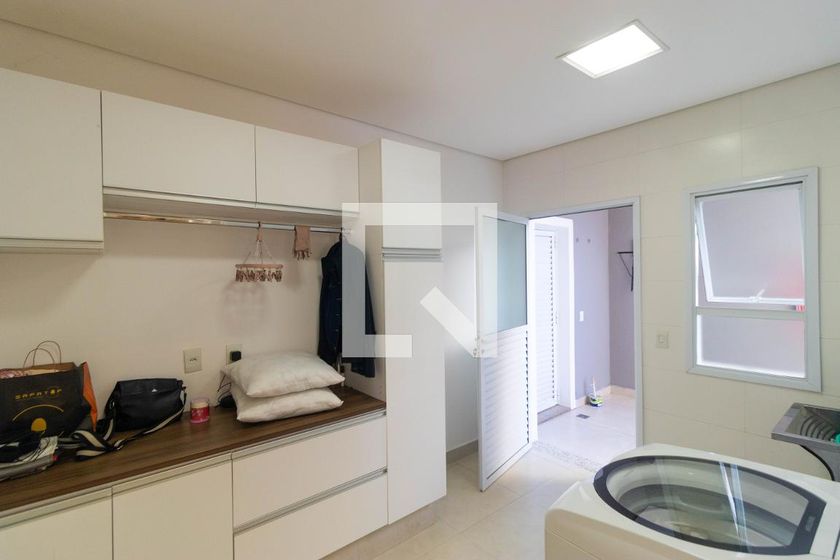 Casa à Venda - Swiss Park, 3 Quartos,  268 m2 em , Campinas - sp | SoloBR