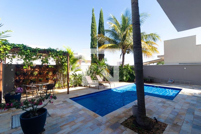 Casa à Venda - Swiss Park, 3 Quartos,  268 m2 em , Campinas - sp | SoloBR