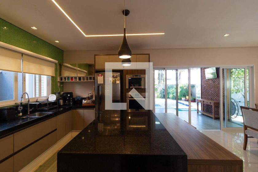 Casa à Venda - Swiss Park, 3 Quartos,  268 m2 em , Campinas - sp | SoloBR