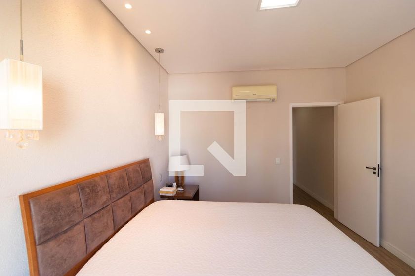 Casa à Venda - Swiss Park, 3 Quartos,  268 m2 em , Campinas - sp | SoloBR