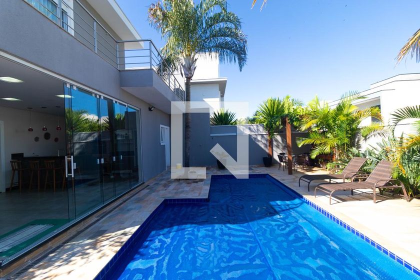 Casa à Venda - Swiss Park, 3 Quartos,  268 m2 em , Campinas - sp | SoloBR
