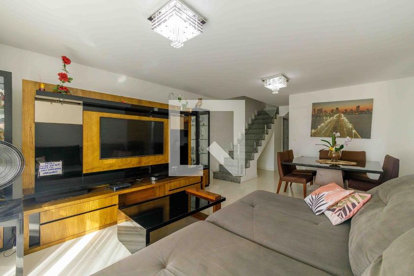 Casa, 4 quartos, 215 m² - Foto 1