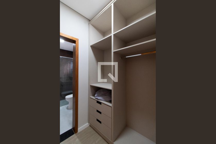 Casa à Venda - Lot. Alphaville Campinas, 4 Quartos,  531 m2 em , Campinas - sp | SoloBR