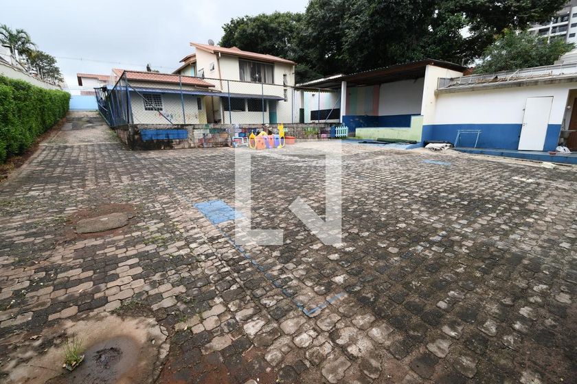 Casa à Venda - Mansões Santo Antônio, 3 Quartos,  400 m2 em , Campinas - sp | SoloBR