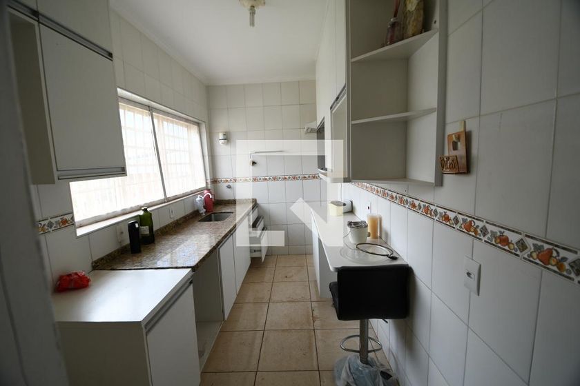 Casa à Venda - Mansões Santo Antônio, 3 Quartos,  400 m2 em , Campinas - sp | SoloBR