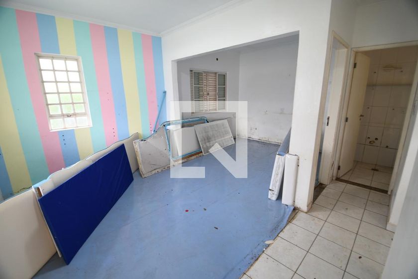 Casa à Venda - Mansões Santo Antônio, 3 Quartos,  400 m2 em , Campinas - sp | SoloBR