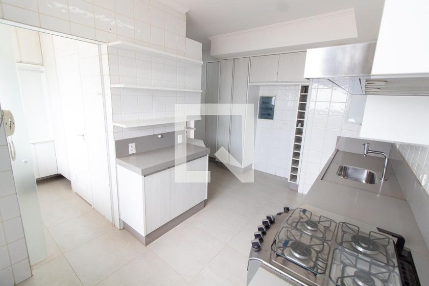 Apartamento à Venda - Vila Brandina, 4 Quartos,  256 m2 em , Campinas - sp | SoloBR
