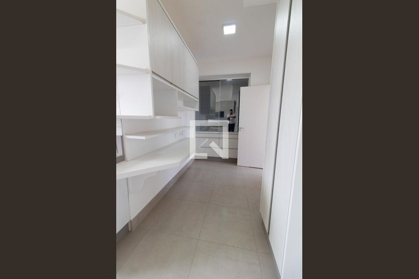 Apartamento à Venda - Vila Brandina, 4 Quartos,  256 m2 em , Campinas - sp | SoloBR