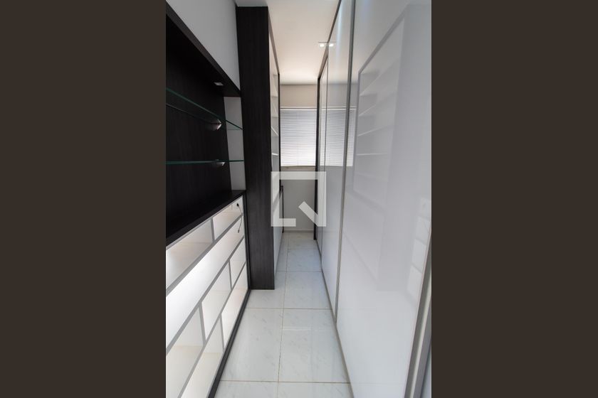 Apartamento à Venda - Vila Brandina, 4 Quartos,  256 m2 em , Campinas - sp | SoloBR