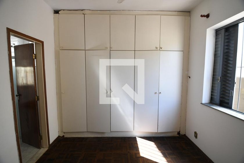 Casa à Venda - Taquaral, 4 Quartos,  166 m2 em , Campinas - sp | SoloBR