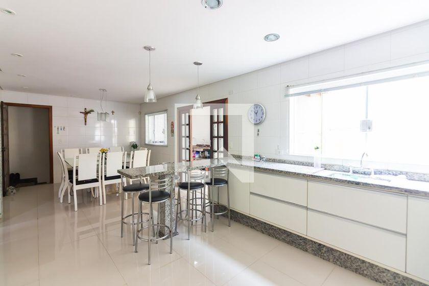 Casa, 3 quartos, 248 m² - Foto 39