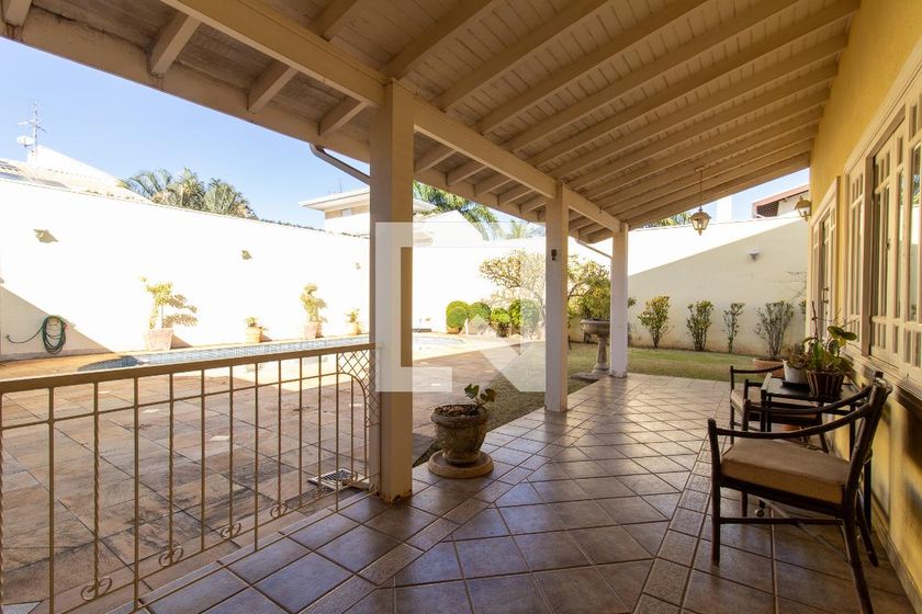 Casa à Venda - Jardim Santana, 3 Quartos,  400 m2 em , Campinas - sp | SoloBR
