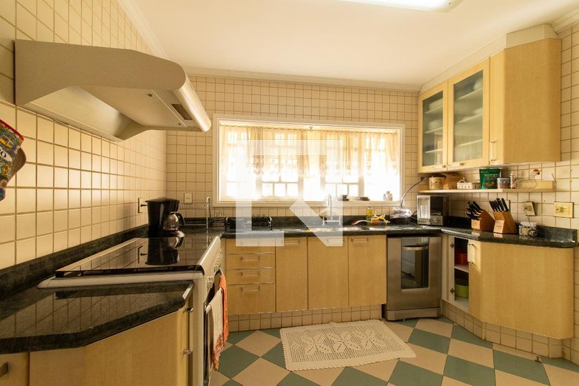 Casa à Venda - Jardim Santana, 3 Quartos,  400 m2 em , Campinas - sp | SoloBR