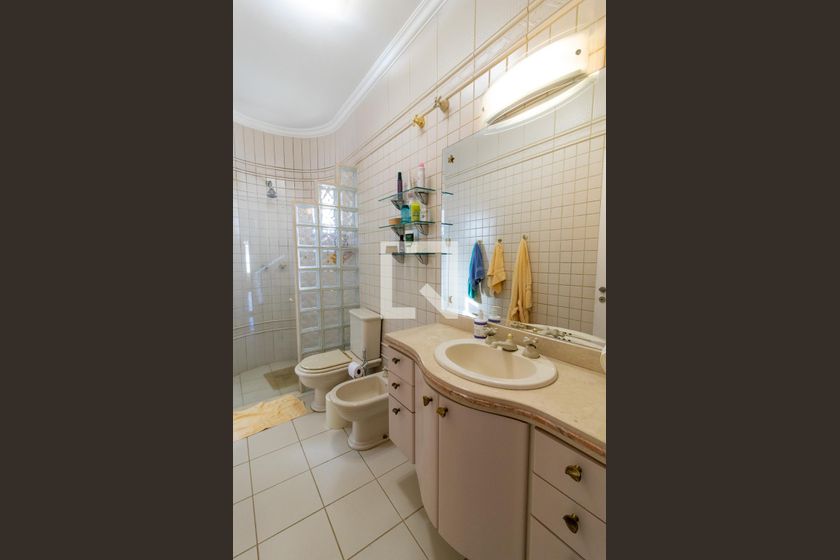 Casa à Venda - Jardim Santana, 3 Quartos,  400 m2 em , Campinas - sp | SoloBR