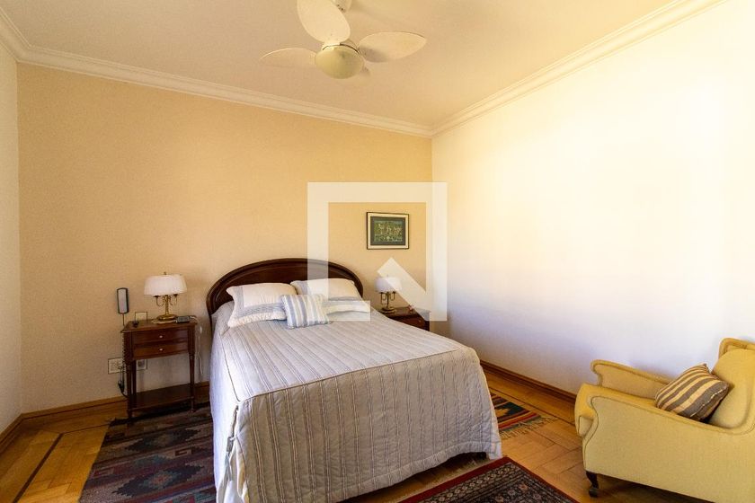 Casa à Venda - Jardim Santana, 3 Quartos,  400 m2 em , Campinas - sp | SoloBR