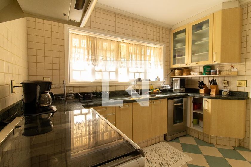Casa à Venda - Jardim Santana, 3 Quartos,  400 m2 em , Campinas - sp | SoloBR