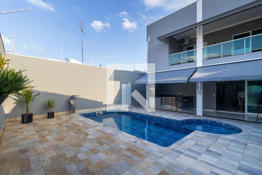 Casa à Venda - Taquaral, 3 Quartos,  260 m2 em , Campinas - sp | SoloBR