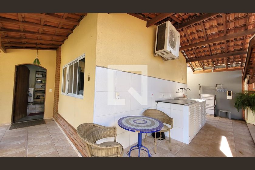 Casa à Venda - Barão Geraldo - Centro, 3 Quartos,  280 m2 em , Campinas - sp | SoloBR