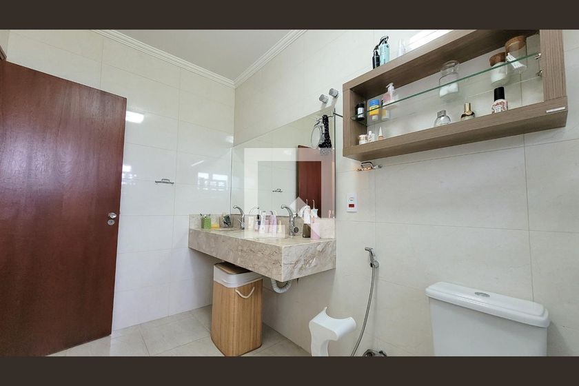 Casa à Venda - Barão Geraldo - Centro, 3 Quartos,  280 m2 em , Campinas - sp | SoloBR