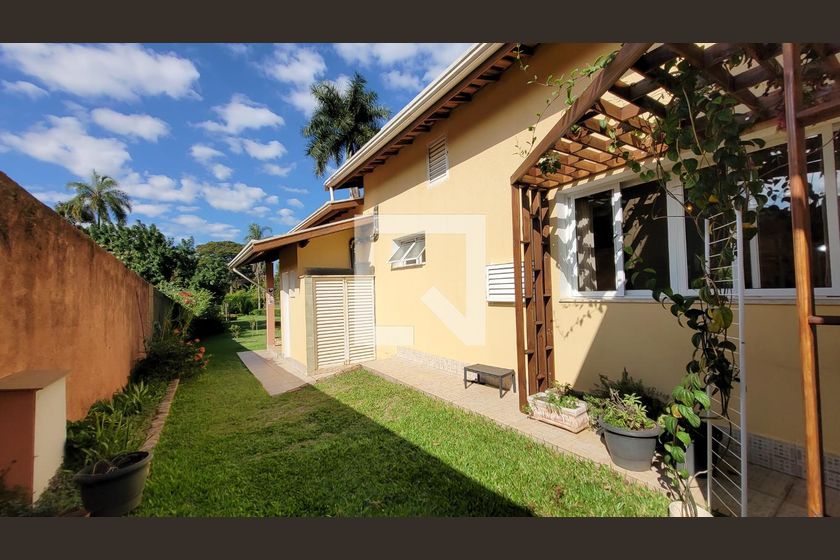 Casa à Venda - Barão Geraldo - Centro, 3 Quartos,  280 m2 em , Campinas - sp | SoloBR