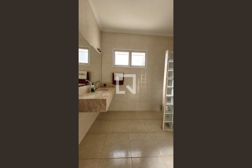 Casa à Venda - Barão Geraldo - Centro, 3 Quartos,  280 m2 em , Campinas - sp | SoloBR