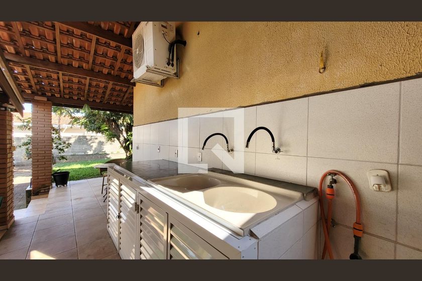 Casa à Venda - Barão Geraldo - Centro, 3 Quartos,  280 m2 em , Campinas - sp | SoloBR