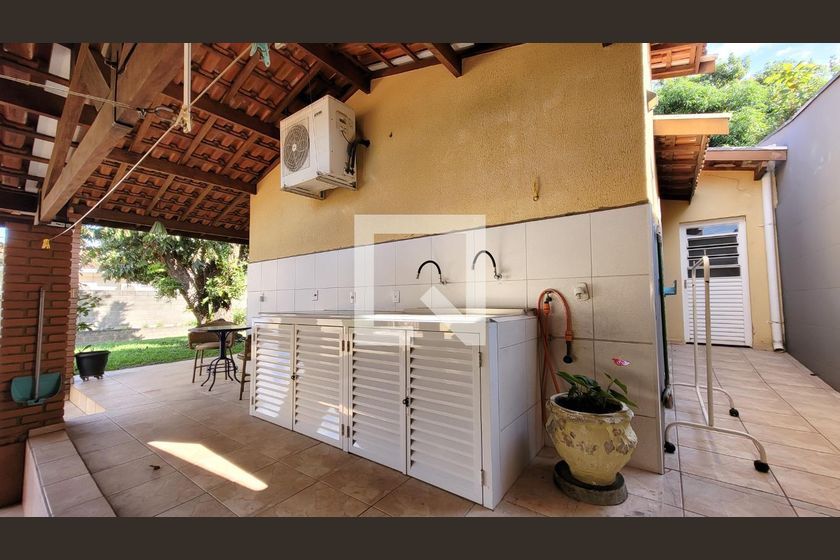 Casa à Venda - Barão Geraldo - Centro, 3 Quartos,  280 m2 em , Campinas - sp | SoloBR