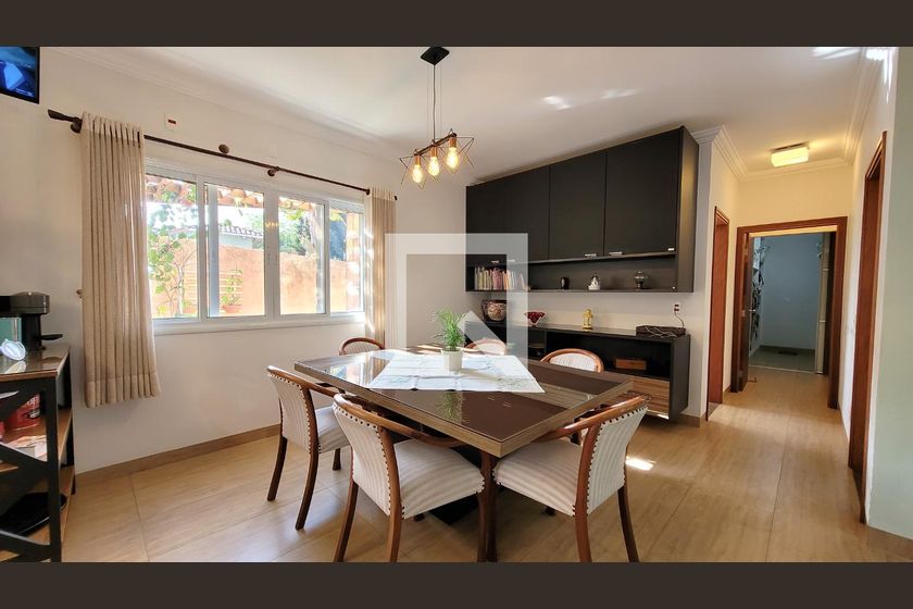 Casa à Venda - Barão Geraldo - Centro, 3 Quartos,  280 m2 em , Campinas - sp | SoloBR