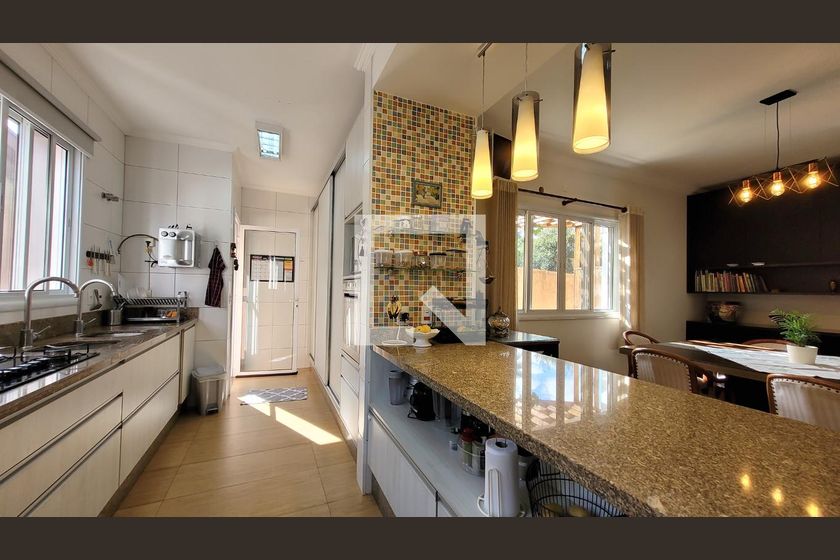 Casa à Venda - Barão Geraldo - Centro, 3 Quartos,  280 m2 em , Campinas - sp | SoloBR