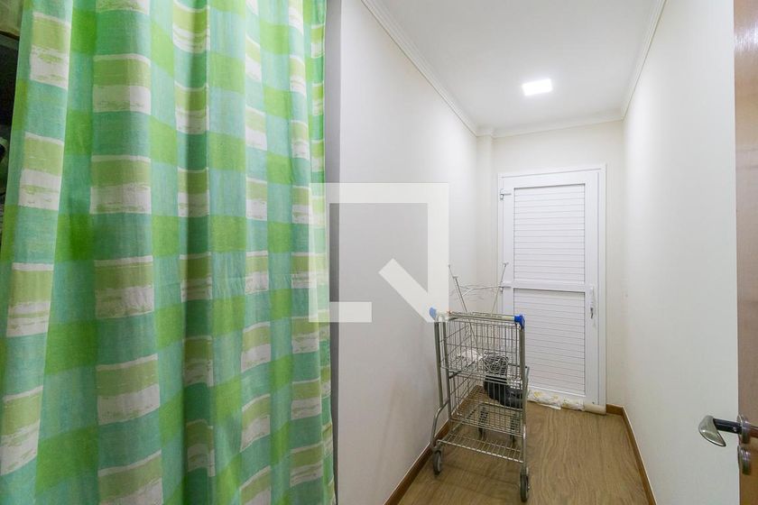 Casa à Venda - Swiss Park, 4 Quartos,  300 m2 em , Campinas - sp | SoloBR