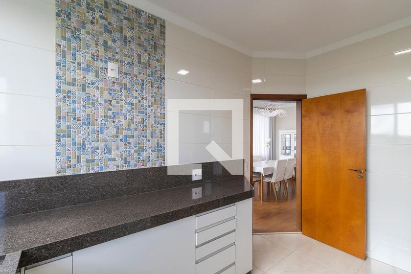 Casa à Venda - Swiss Park, 4 Quartos,  300 m2 em , Campinas - sp | SoloBR