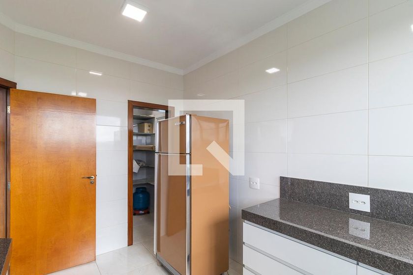 Casa à Venda - Swiss Park, 4 Quartos,  300 m2 em , Campinas - sp | SoloBR