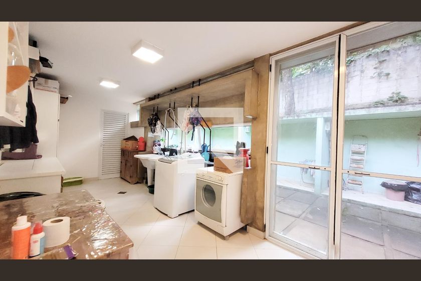 Casa à Venda - Jardim Santana, 6 Quartos,  830 m2 em , Campinas - sp | SoloBR