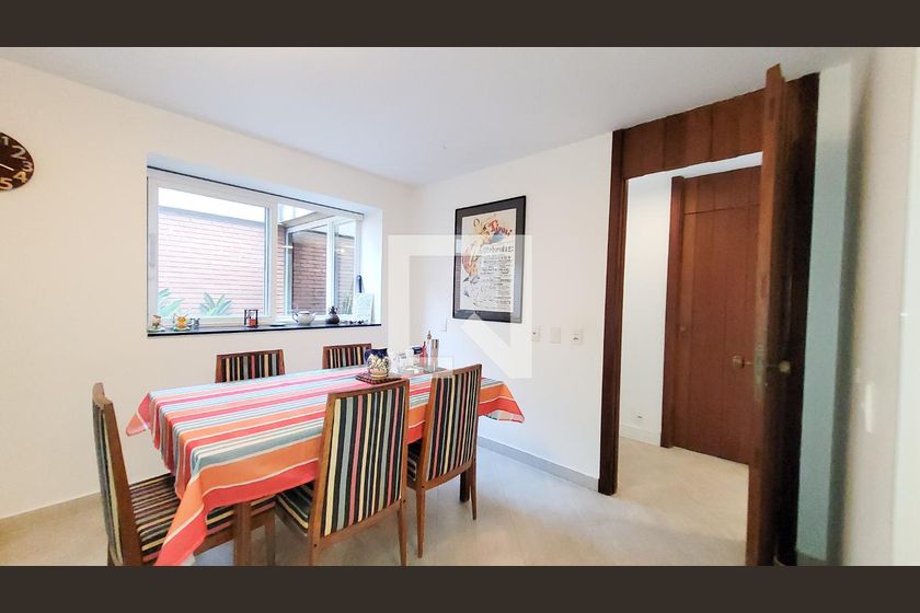 Casa à Venda - Jardim Santana, 6 Quartos,  830 m2 em , Campinas - sp | SoloBR