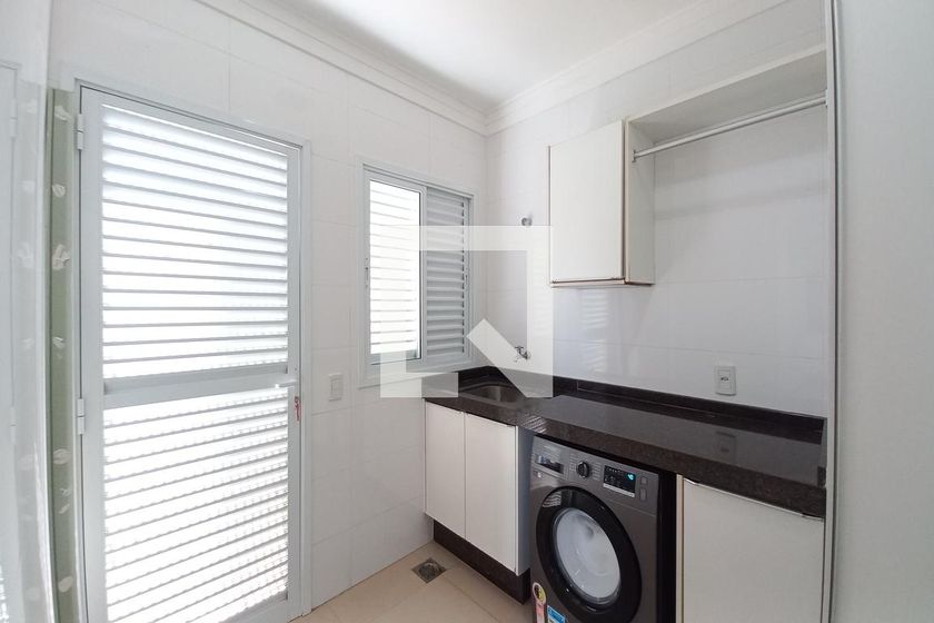 Casa à Venda - Swiss Park, 3 Quartos,  410 m2 em , Campinas - sp | SoloBR